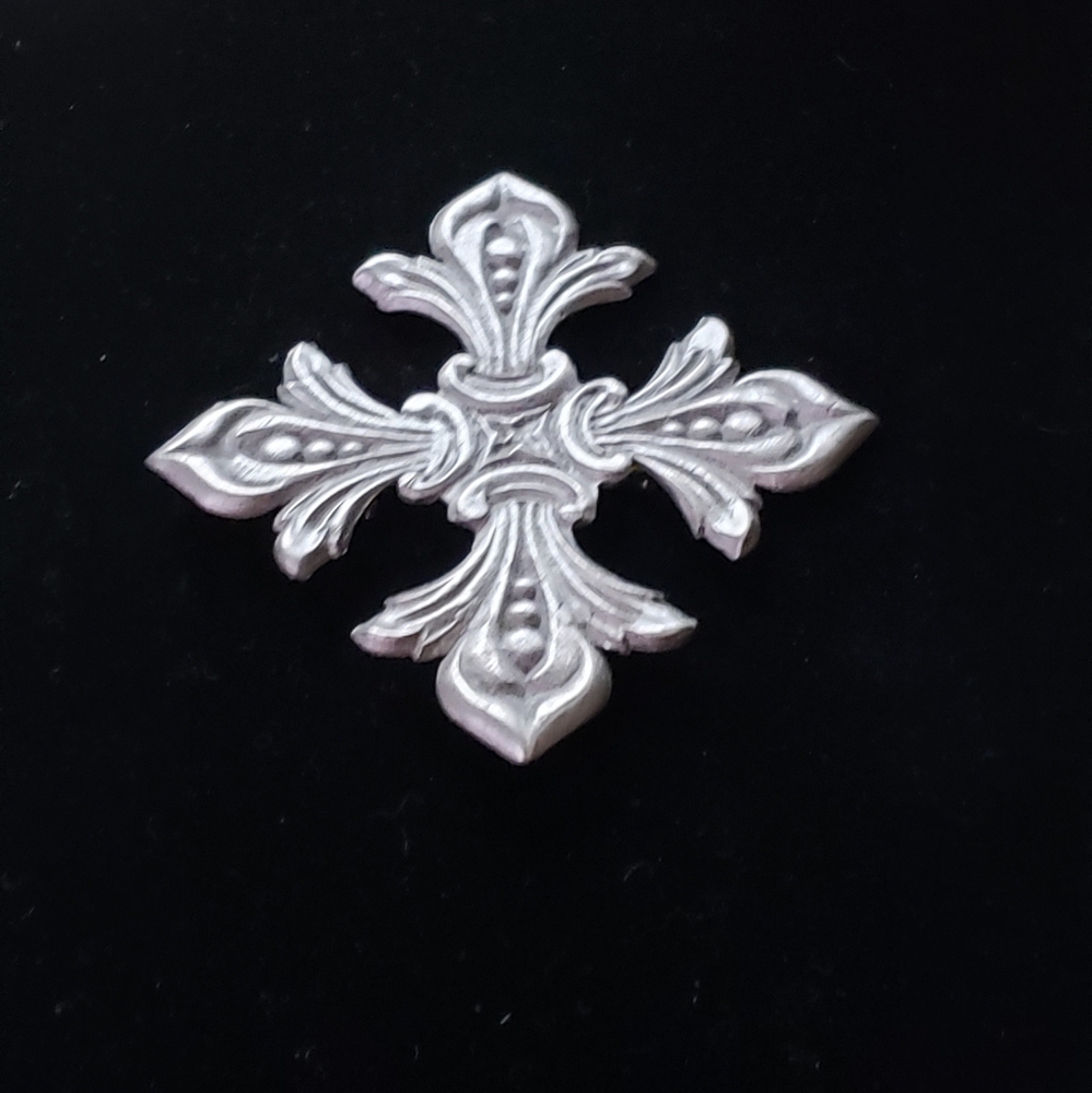 🛍 3/28 Brooche